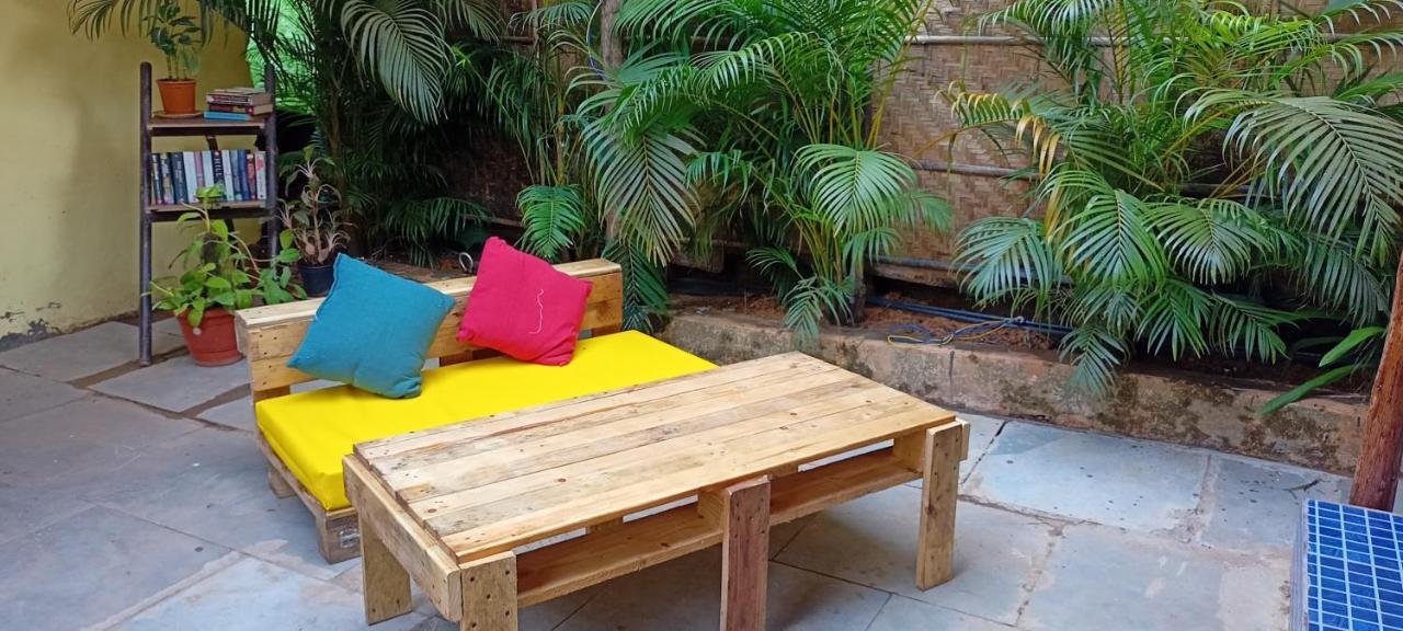 Red Monkeys Hostel Арамбол Екстер'єр фото